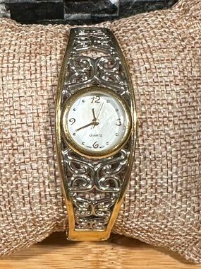 AVON BUTTERFLY Filigree TWO-TONE BANGLE Watch Cuff Quartz Fashion Jewelry